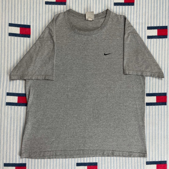 Vintage 90s Nike Embroidered Swoosh Grey Tee L